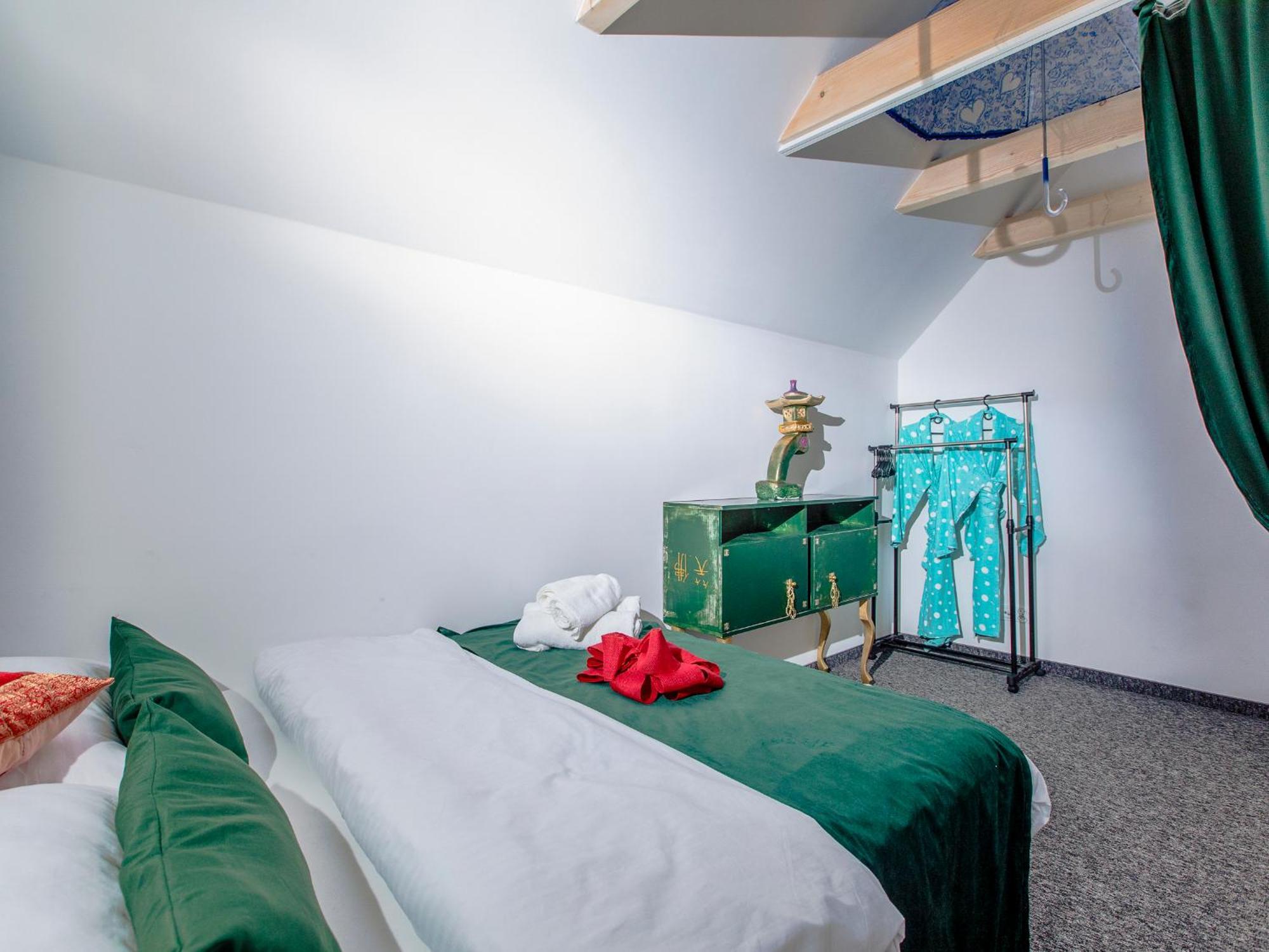 Temple Luxury Resort Rewal Room photo